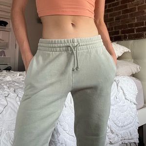 TNA perfect fit sweatpants